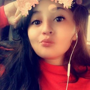 Meet your Posher, Elle